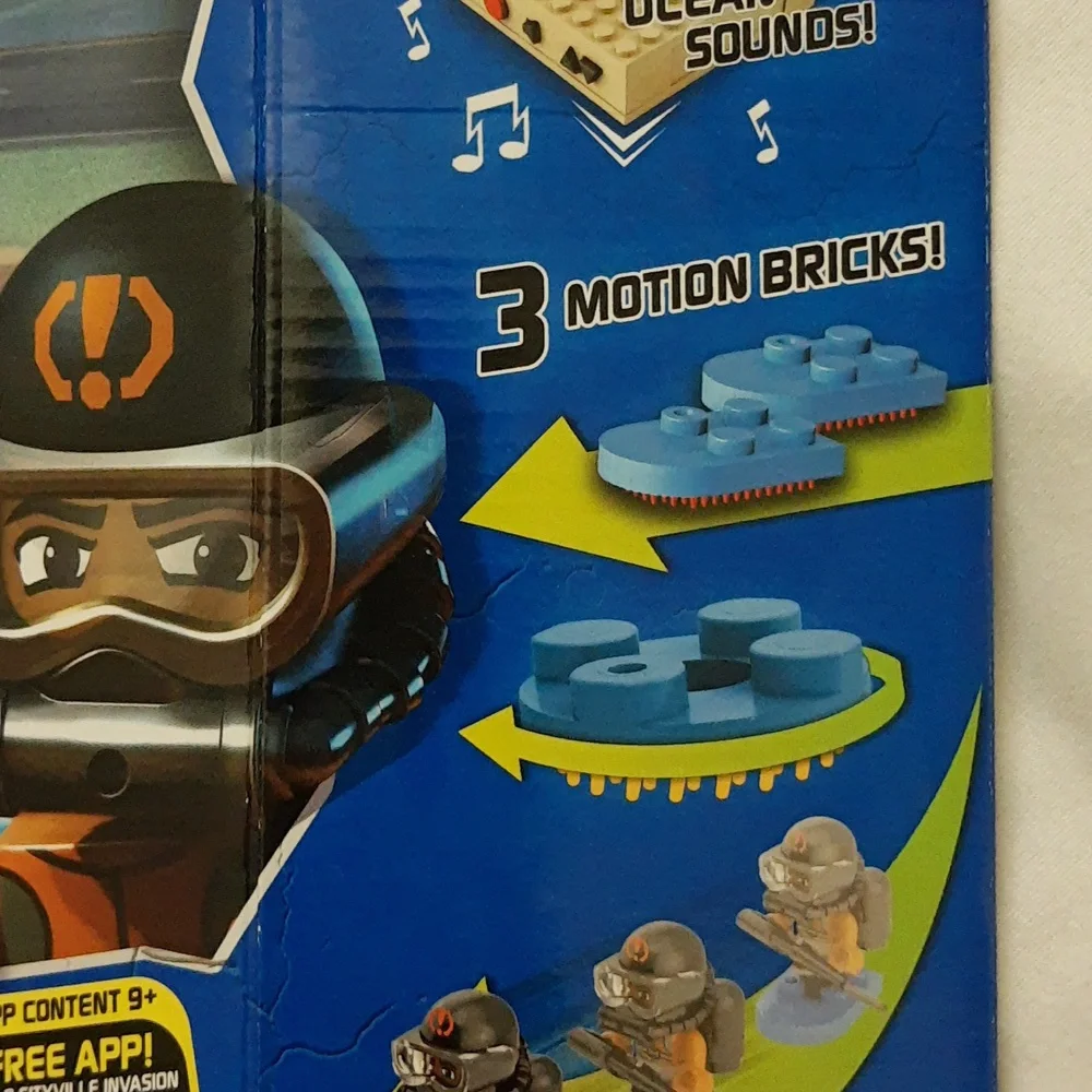 KRE-O CityVille Invasion Marina Madness Set DIY Brick Build Kit A3249 SEALED
